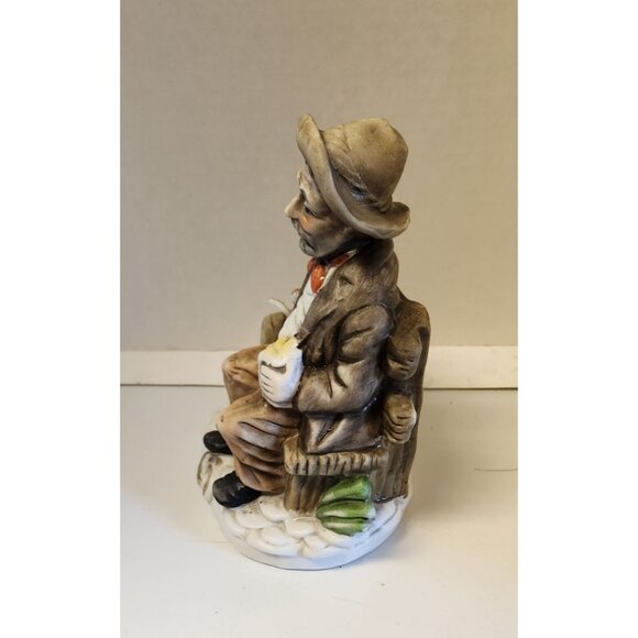 Capodimonte Tramp on a Bench Feeding Birds Figurine Hand Painted Made in Italy - Picture 5 of 7